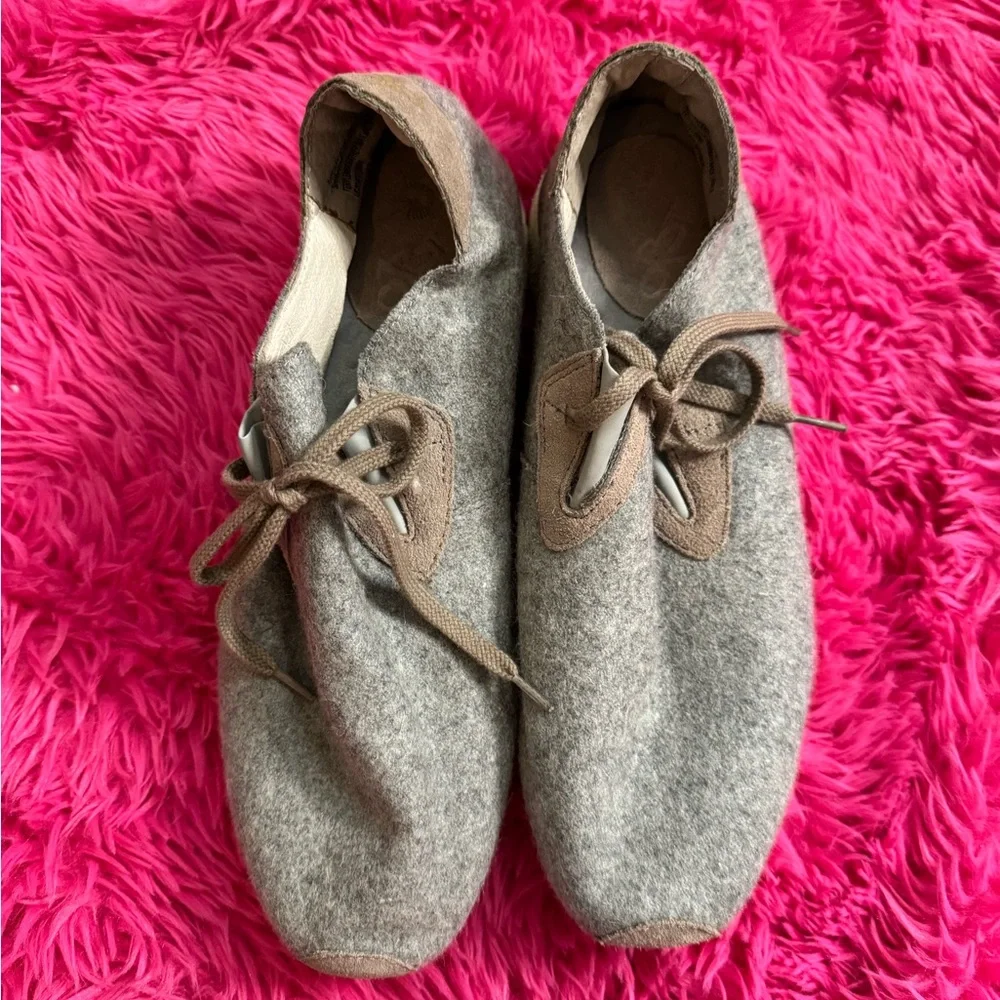 Gray and Brown Wool Shoes - Women’s‎ size 9